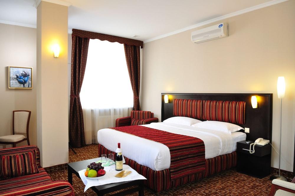 Inn Ozz Astana Ngoại thất bức ảnh