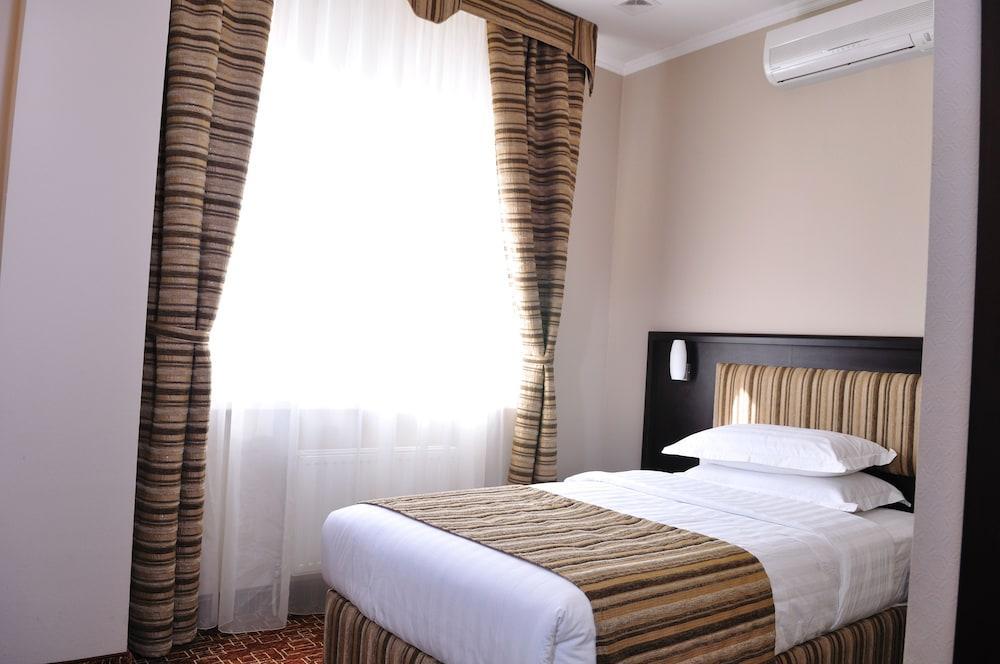 Inn Ozz Astana Ngoại thất bức ảnh